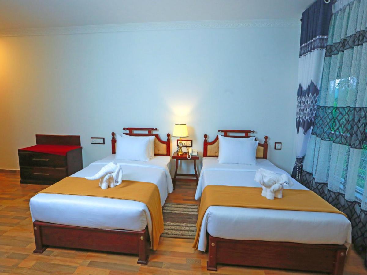 Centauria Hill Resort Ratnapura Luaran gambar